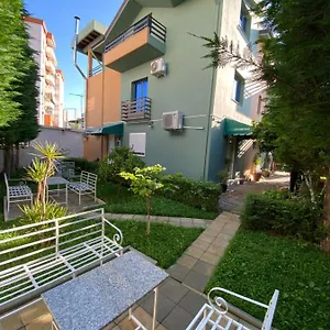 https://vila-ajdinaj.albaniahotels.org